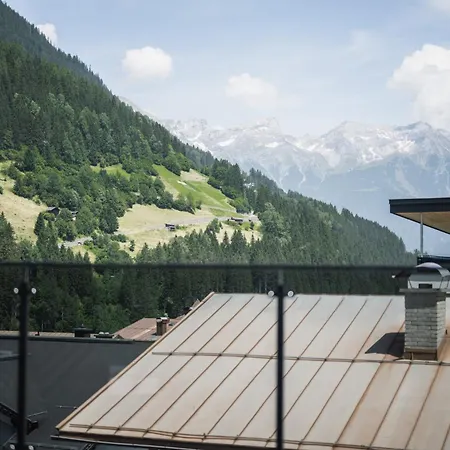 Alpiner Glam Penthouse In Der Residenz Silvretta Apartamento *