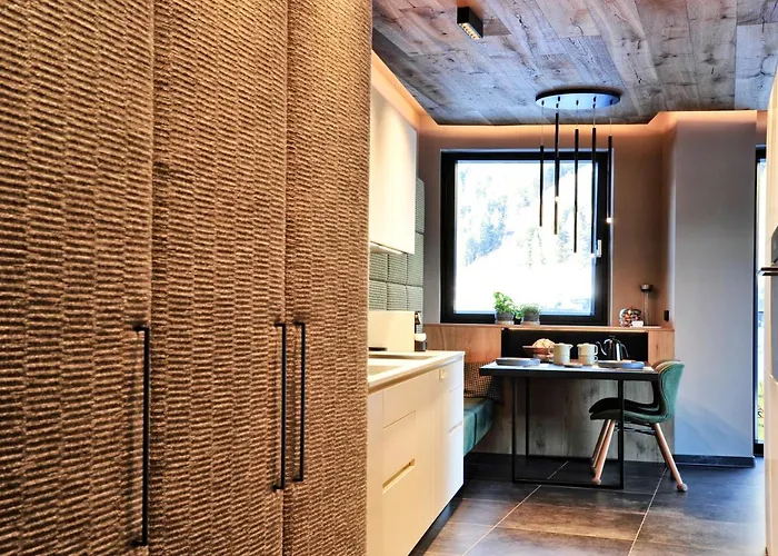 Alpiner Glam Penthouse In Der Residenz Silvretta アパート