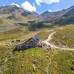 Alpiner Glam Penthouse In Der Residenz Silvretta *