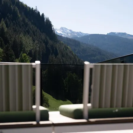 Alpiner Glam Penthouse In Der Residenz Silvretta, Inkl Silvretta Card Premium Апартаменты